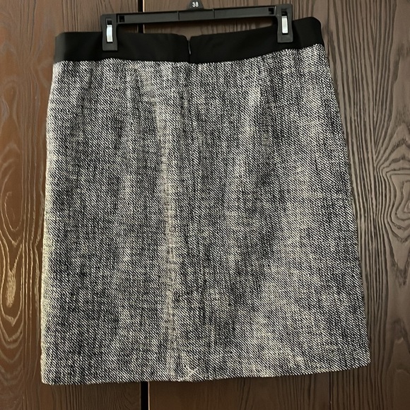 Talbot’s winter skirt. Looks like wool. Black and white. Size 14P - Picture 5 of 10